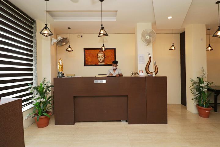 Hotel Mirage Residency