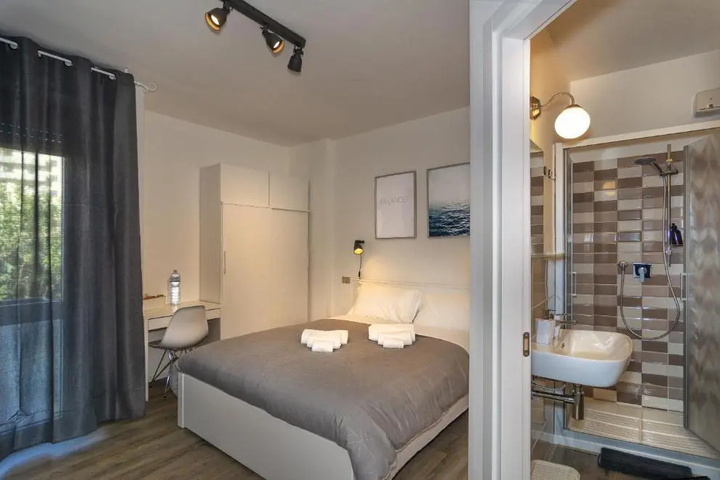 Room 17 of 19