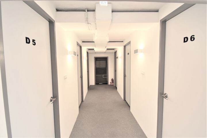 Room 25 of 47
