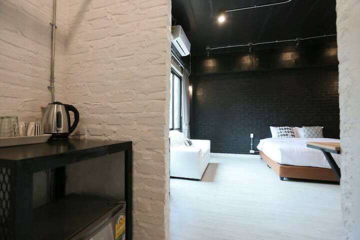 Room 6 of 105
