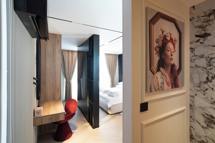 Room 26 of 45
