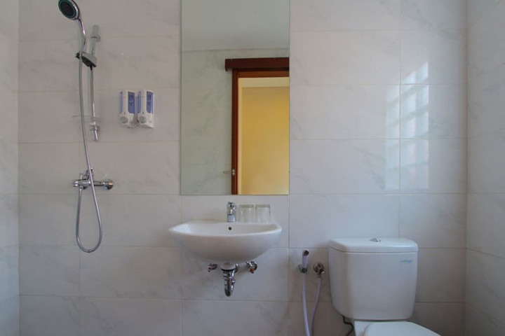 Room 15 of 36