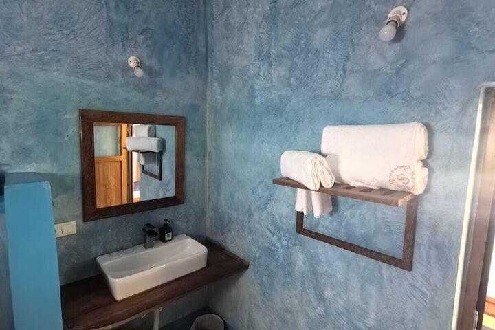 Room 46 of 90