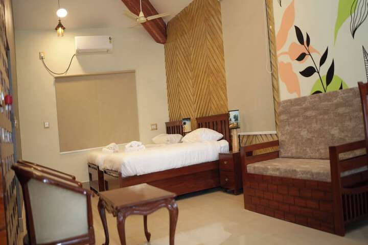 Room 5 of 34