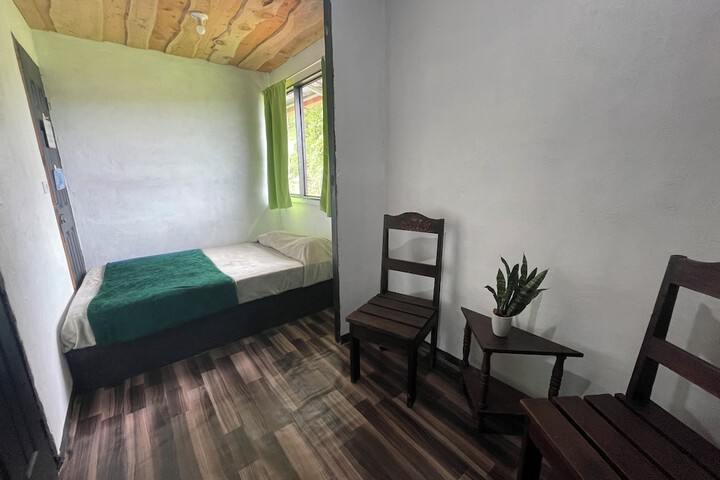 Room 7 of 19