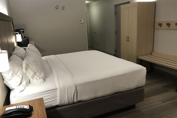 1 King Bed Standard Mobility Accessible Tub (1 of 21)