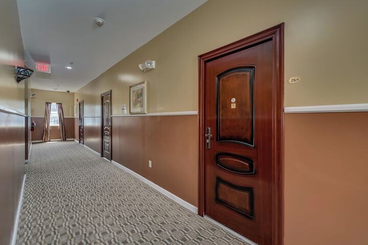 Ballroom/Hall 39 of 46