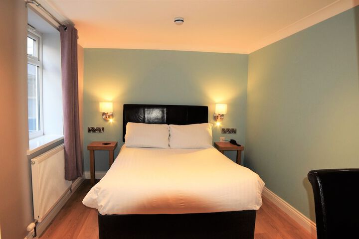 Room 12 of 24