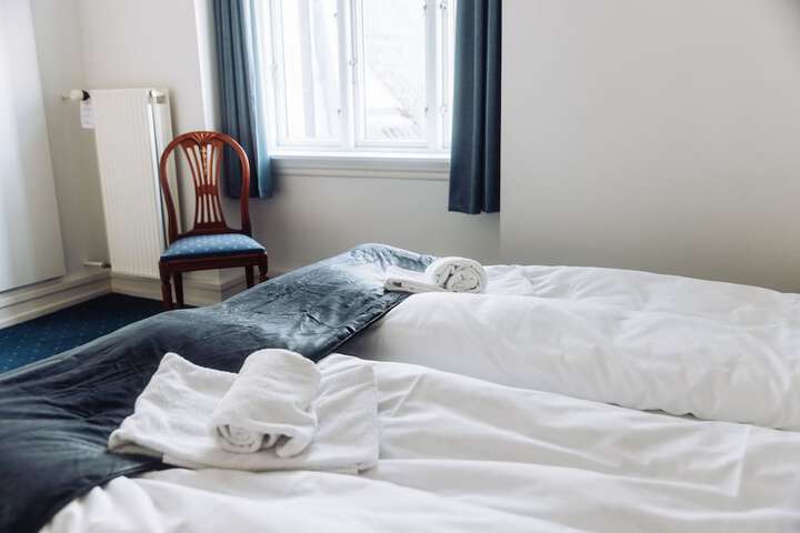 Room 2 of 39