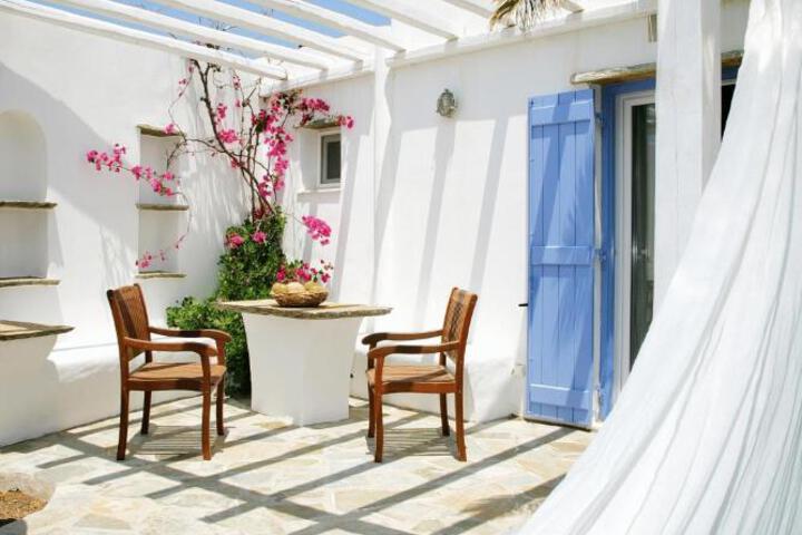 Golden Beach Studios & Suites