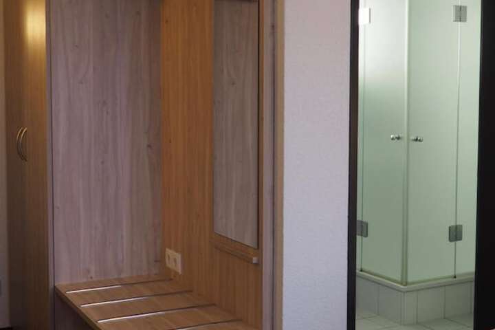 Room 13 of 65