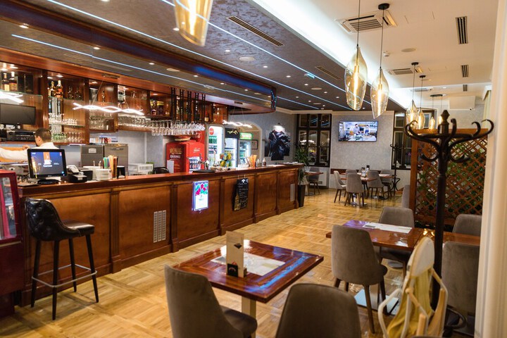 Lounge 58 of 66