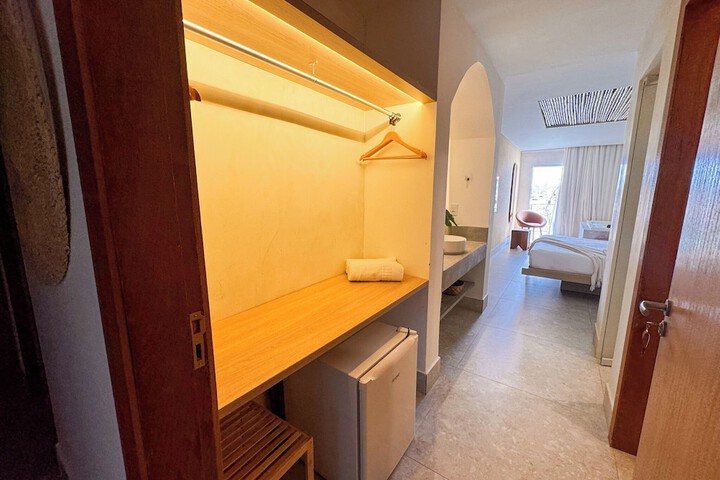 Room 32 of 108