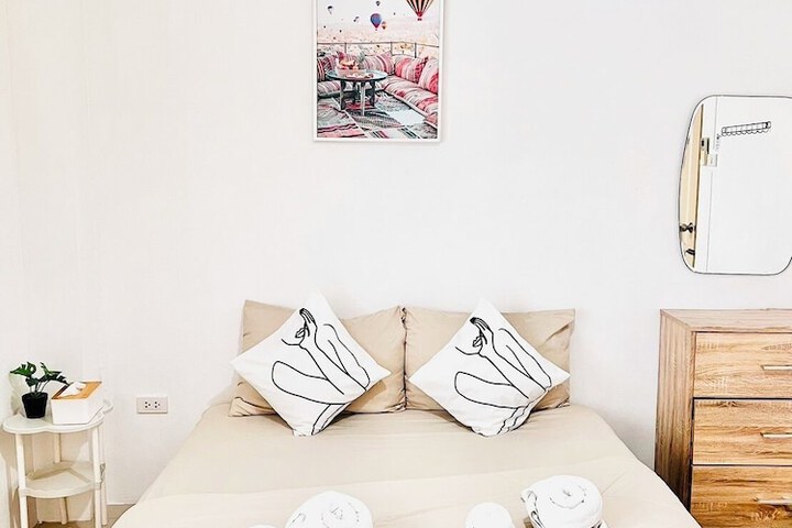 Room 11 of 38