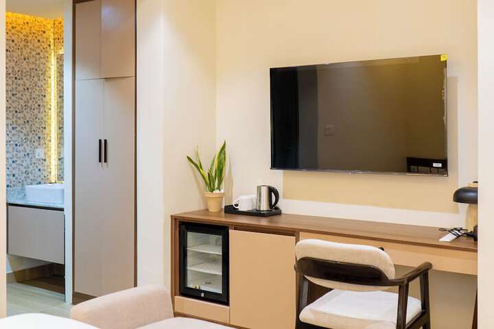 Room 10 of 45