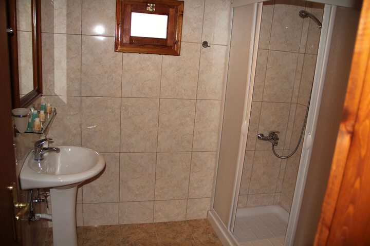 Room 71 of 206