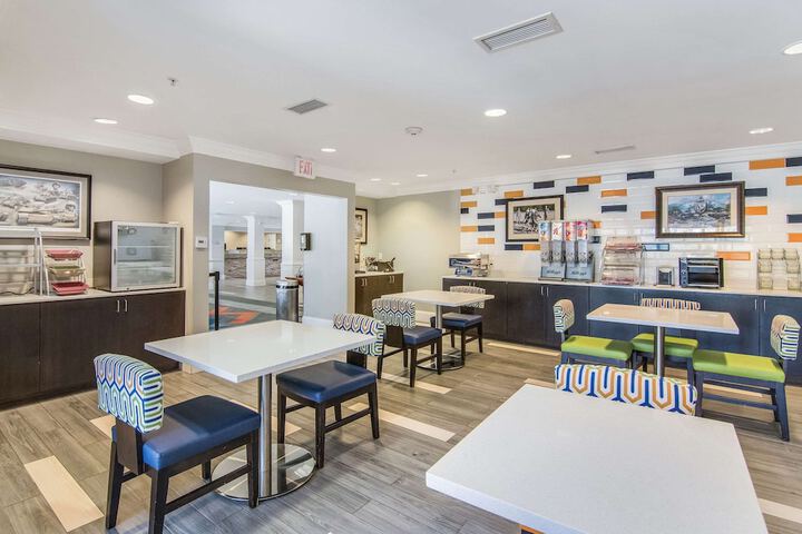 Breakfast area