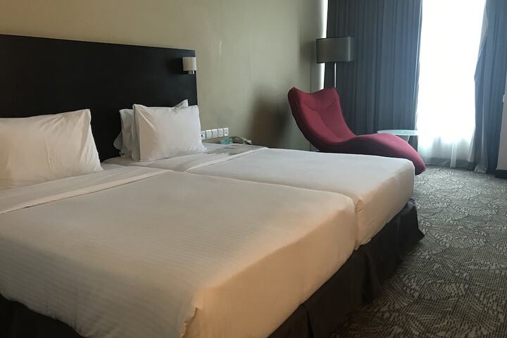 Room 38 of 74