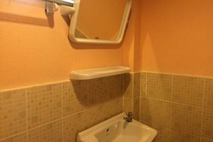Room 5 of 20
