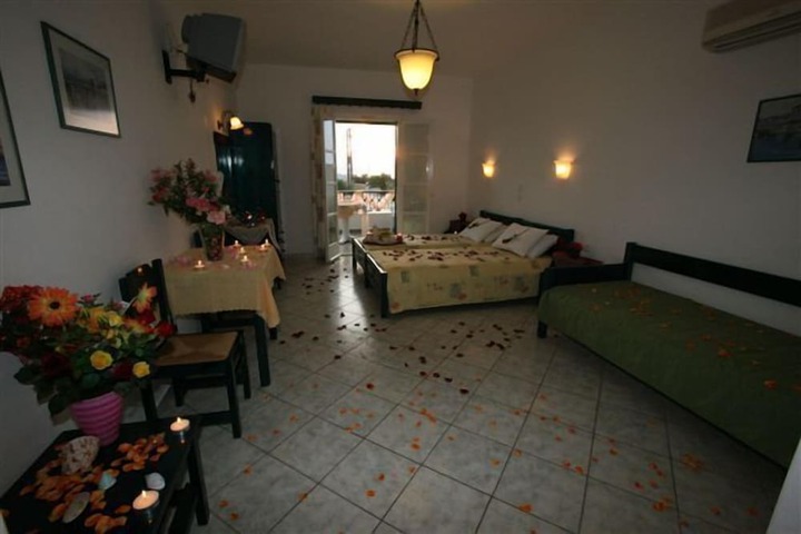 Room 8 of 37