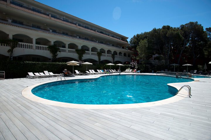 Pool 42 of 101