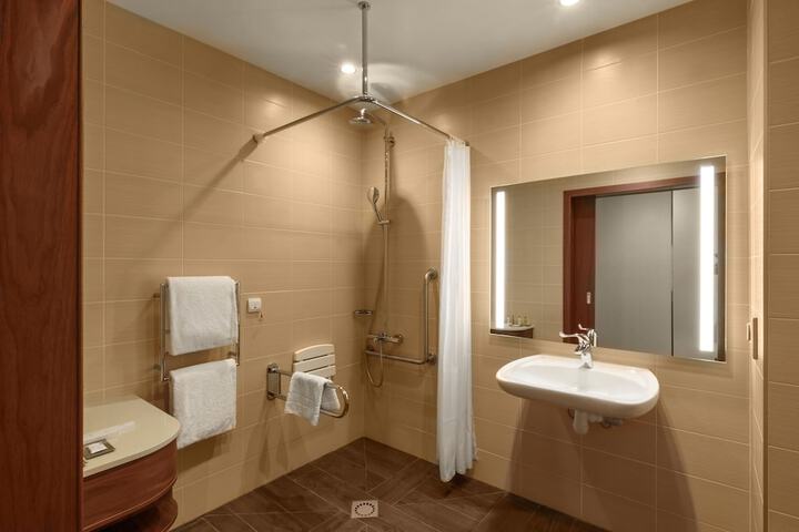 Room 43 of 92