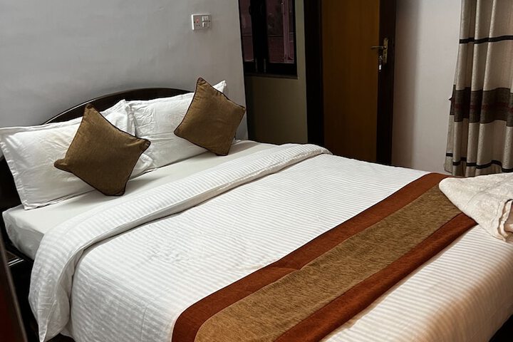 Room 5 of 48