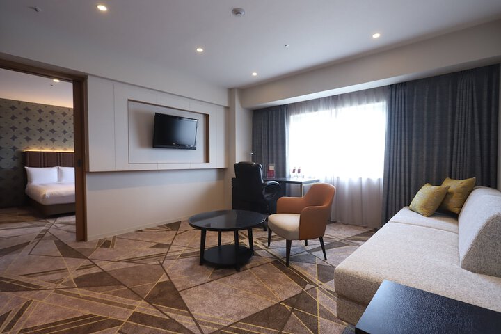 Room 8 of 92