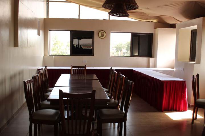 Dining 20 of 49