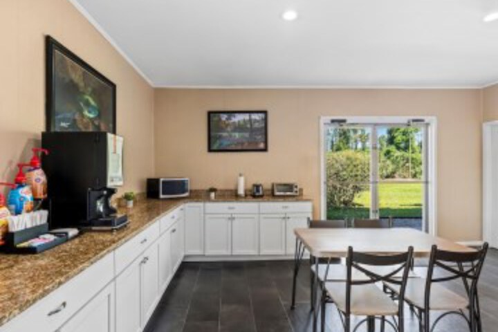 Breakfast/Coffee Service 38 of 52