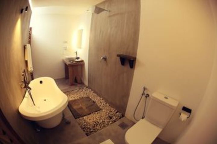 Room 3 of 18