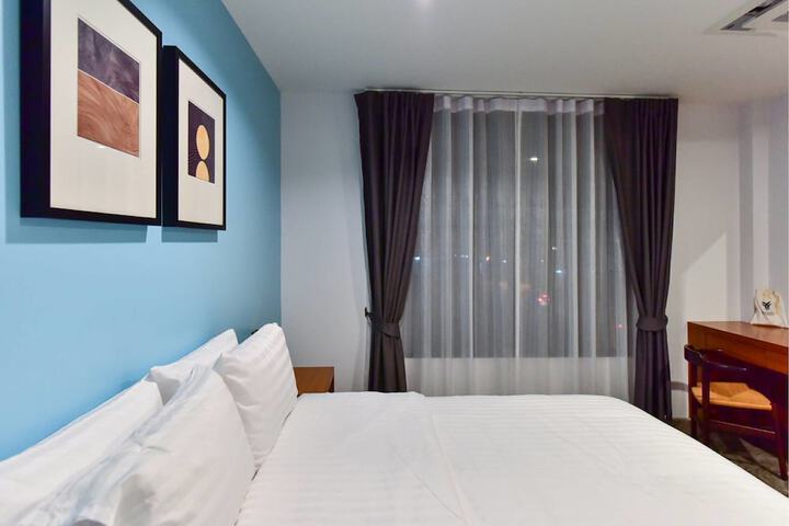 Room 8 of 49