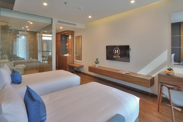Room 48 of 203