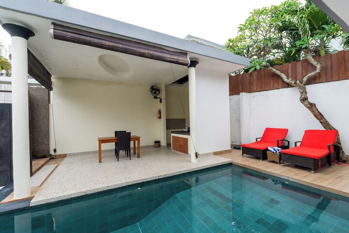 Pool Hotel