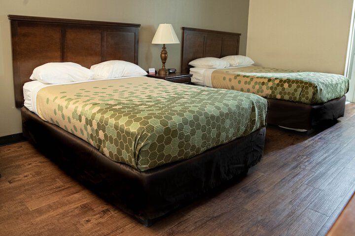 2 Double Beds (3 of 9)