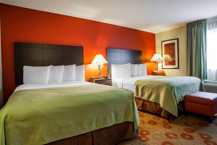 1 King Bed Suite (24 of 27)