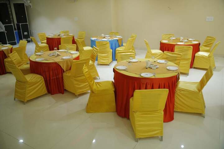 Dining 20 of 26