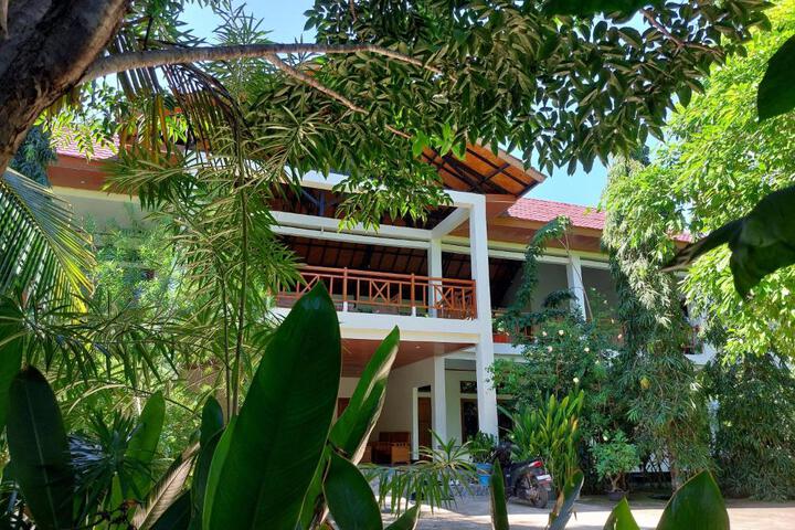 La Belle Etoile Hotel