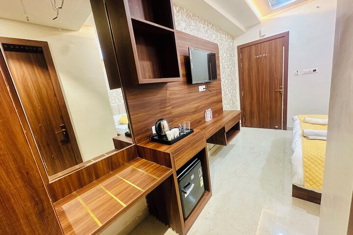Room 9 of 74