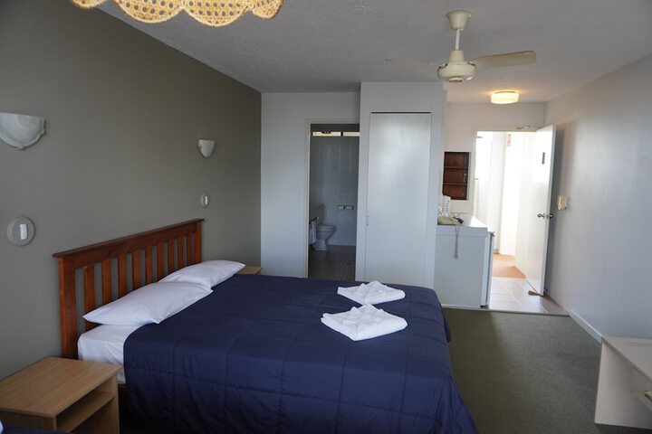 Room 3 of 10