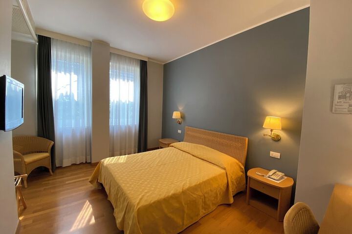 Room 14 of 50