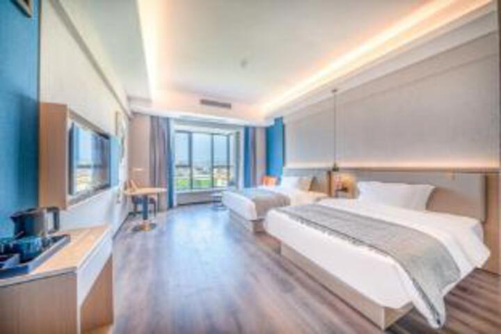 Room 10 of 11