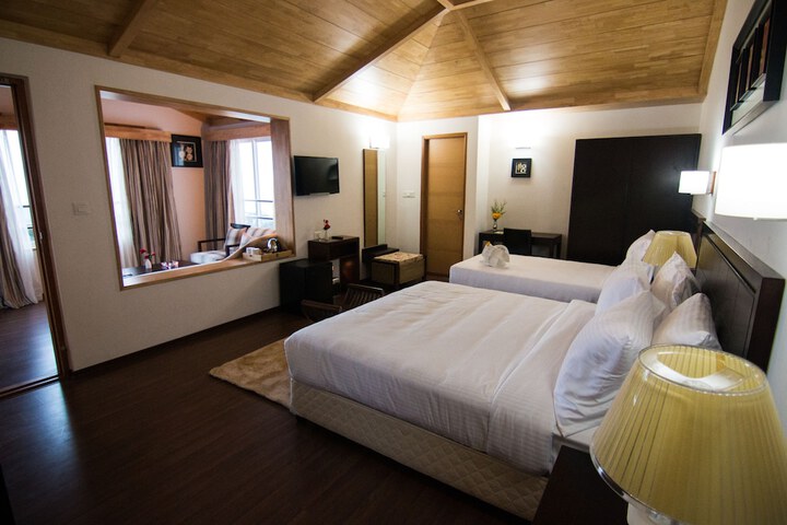 Room 12 of 83