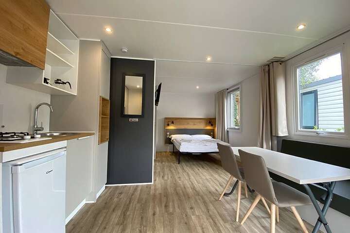 Room 17 of 52