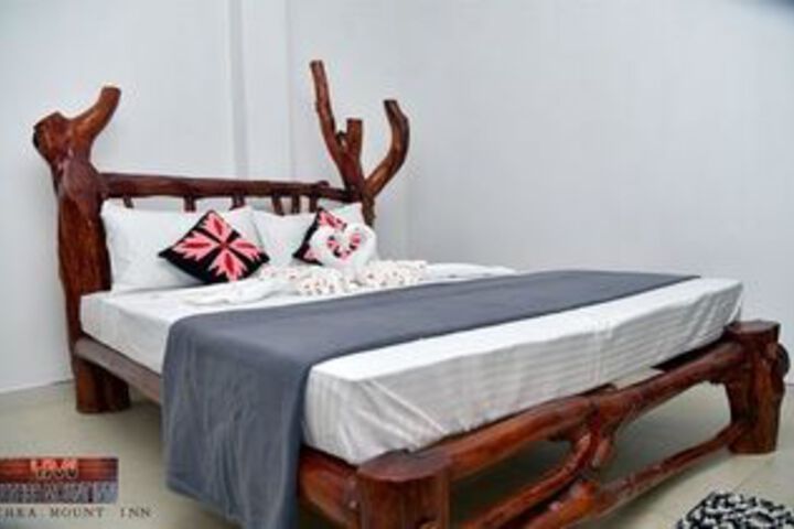 Room 9 of 27