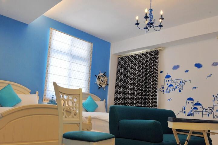 Room 5 of 115