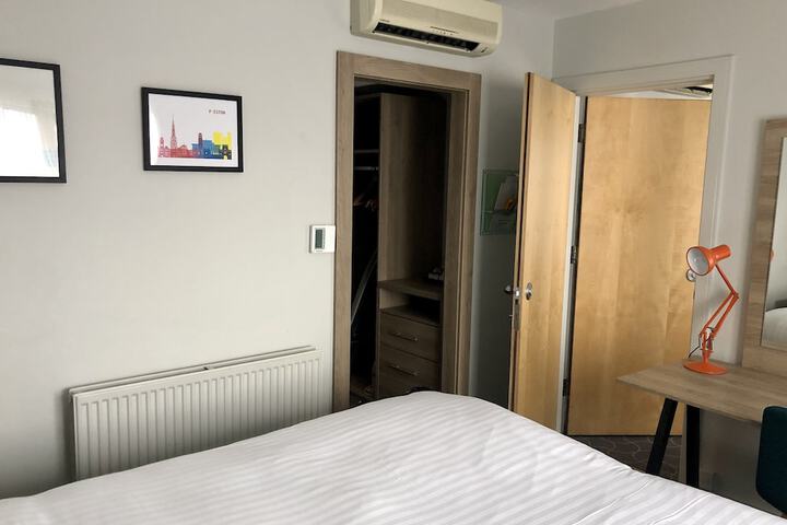 Room 26 of 210