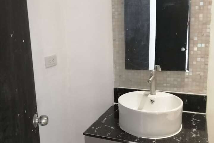 Room 70 of 116