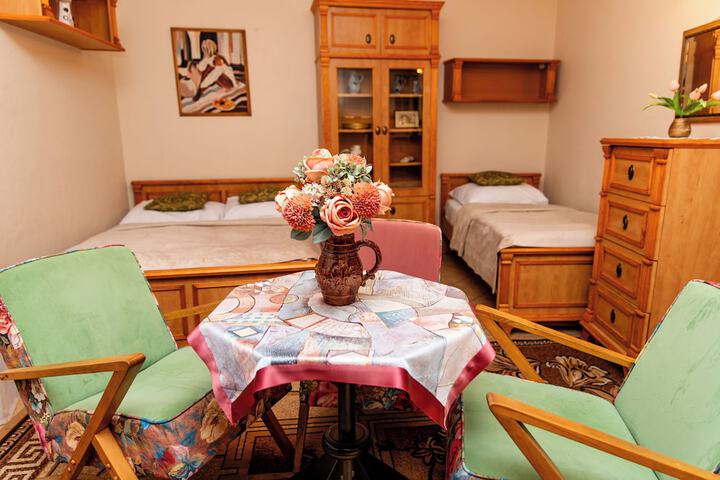 Room 27 of 82