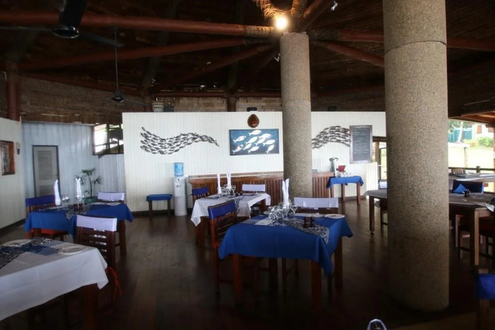 Dining 19 of 26